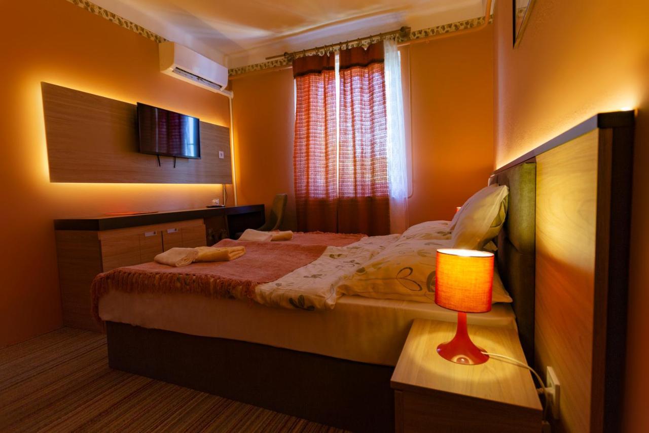 Alabastrom Panzio Es Etterem Bed & Breakfast Bogacs Bagian luar foto