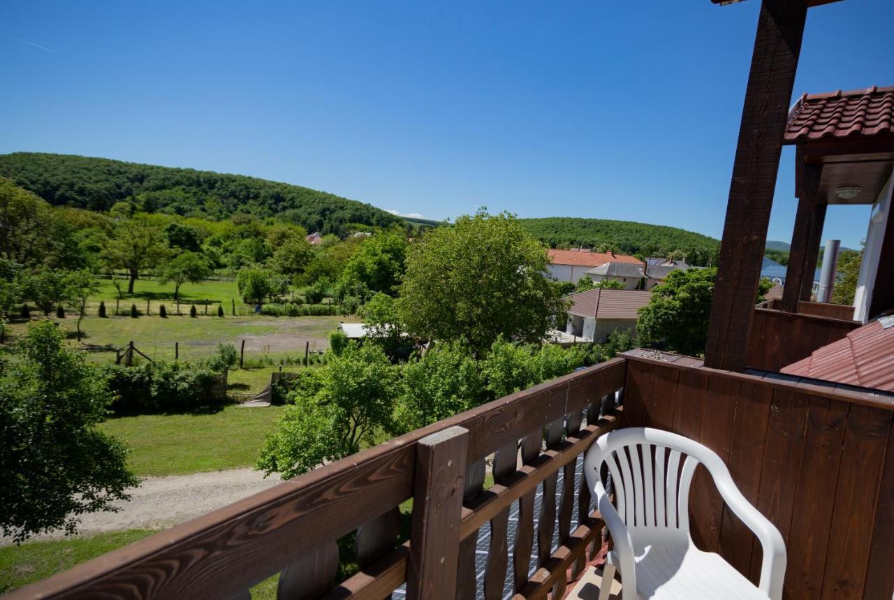 Alabastrom Panzio Es Etterem Bed & Breakfast Bogacs Bagian luar foto