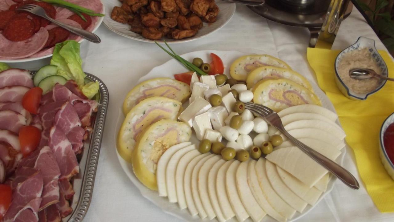Alabastrom Panzio Es Etterem Bed & Breakfast Bogacs Bagian luar foto